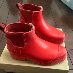 UGG Women Rain boots Size US 10